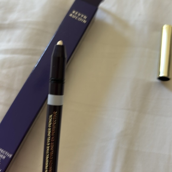 Kevyn Aucoin White in perspective Eyeliner Pencil - Picture 3 of 3